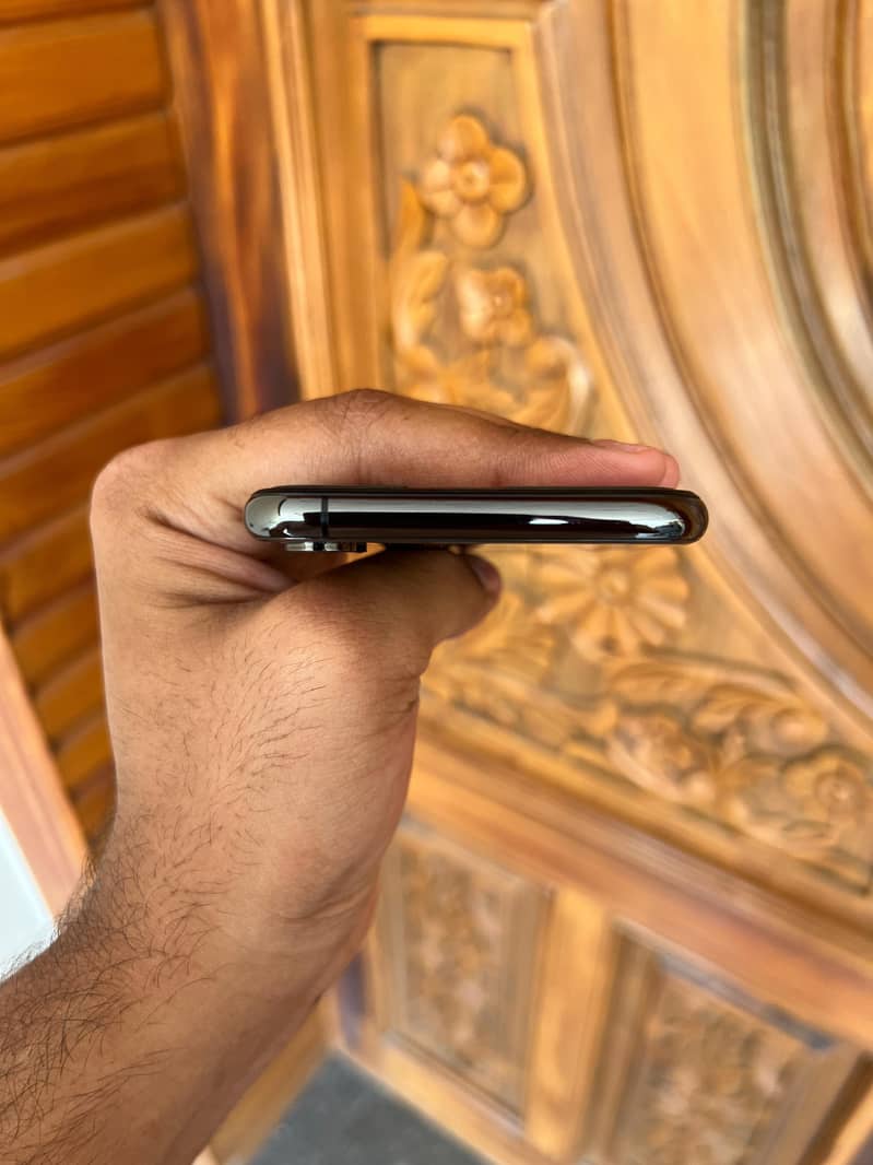 iPhone XS 5