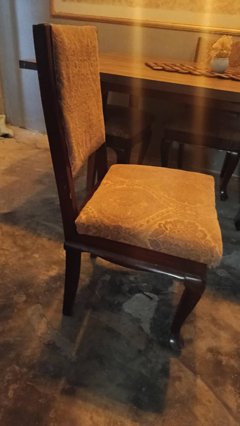 DINING TABLE 2