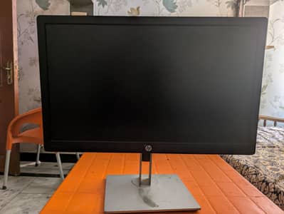 22 inch HP full hd monitor (1080p)