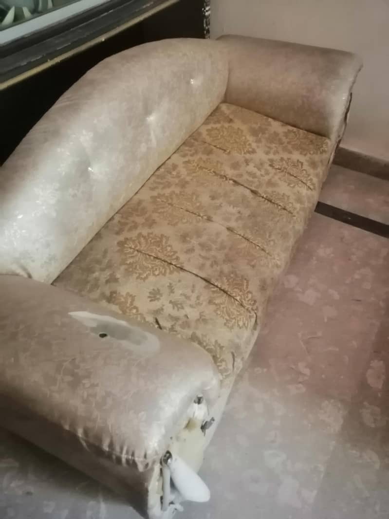 dewan sofa 0