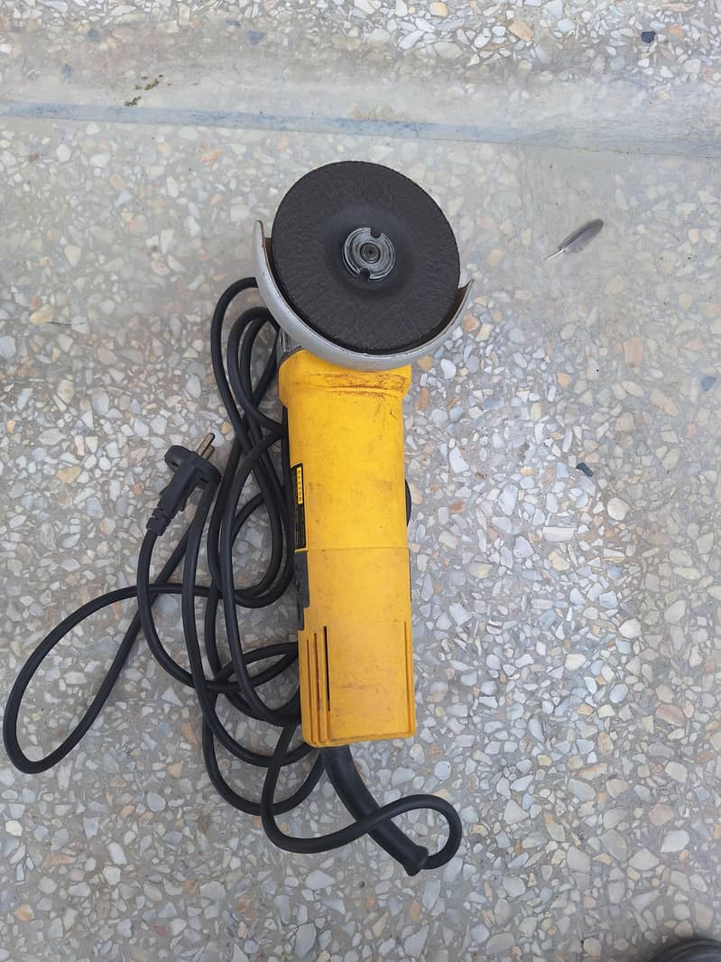 Dewalt grinding machine 1
