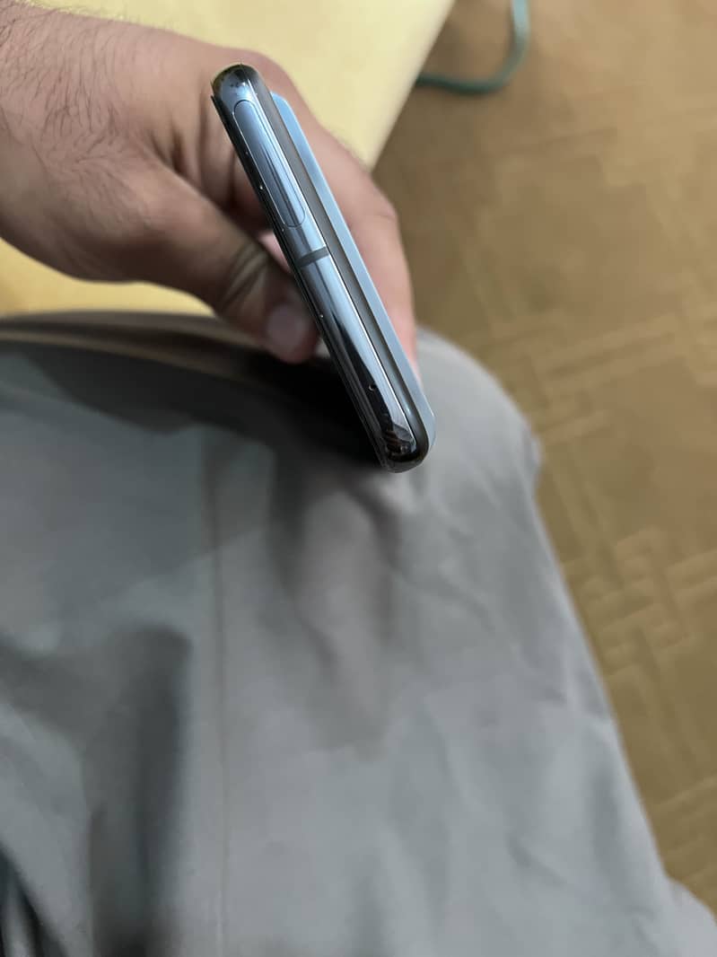 Google pixel 8pro 4