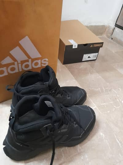 Adidas Terrex A×4 MID GTX. trekking shoes