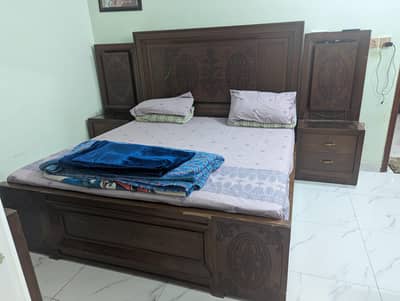 wooden bed set