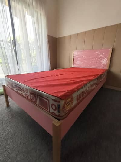 new kids - Pink Bed set with cupboard.