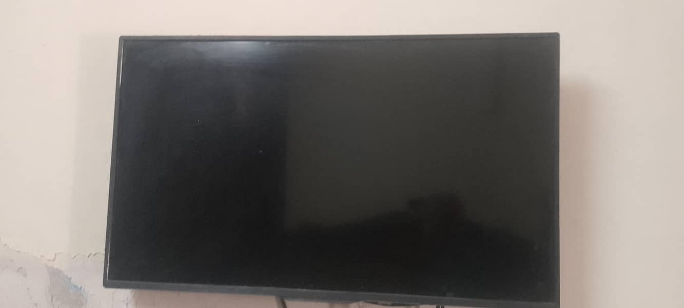 42" LED 1