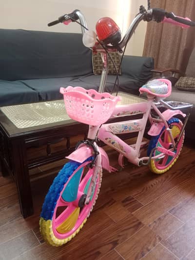 Kids cycle with helmet