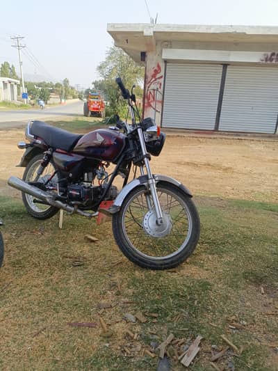 Honda CD 100 in good condition. .