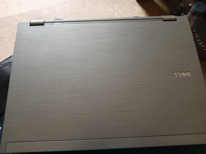 DELL laptop E6410 0