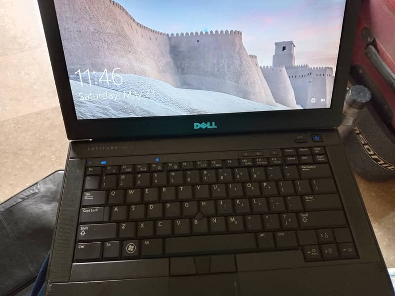 DELL laptop E6410 1