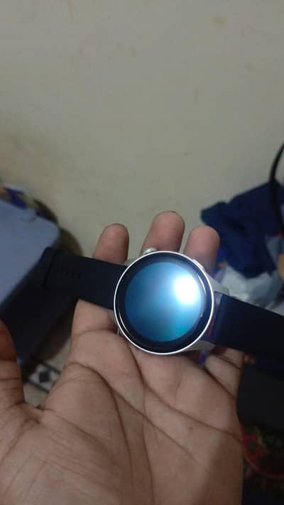 Titan talk smart watch Amazon par as waqat as ki price 32 hazar ha