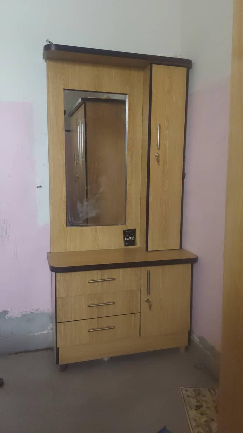 dressing table 0