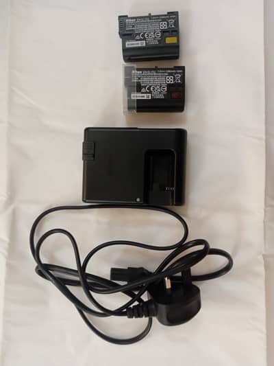 Nikon Z62 Camera Body + Nikon Z 24-70 F/4S lens + charger / 2 battery