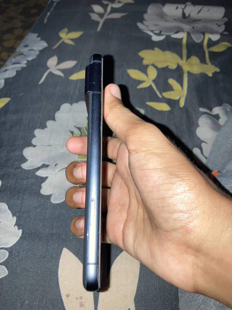 Google Pixel 8 4