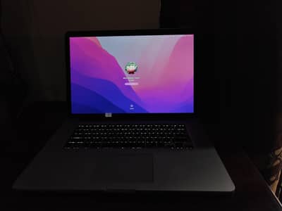 MacBook Pro 2015 15inch (gpu  2gb ddr5 + Windows support edition)
