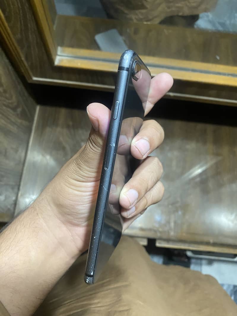 Apple iPhone 8 Plus 2