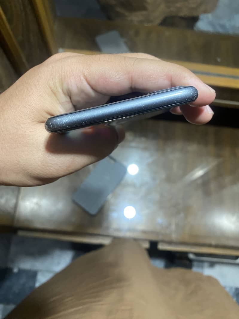 Apple iPhone 8 Plus 3