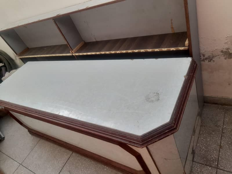 counter table with rack 3