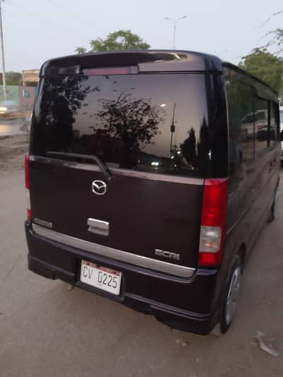 Suzuki every wagon (Mazda logo)