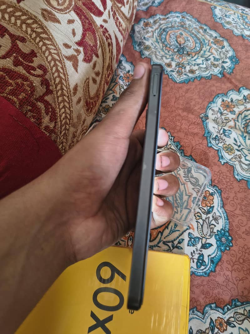 REALME NOTE 60x 4