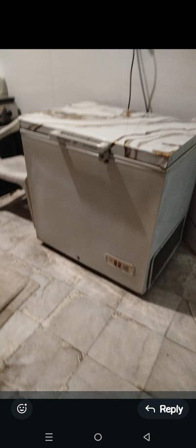 condition 10/10.  Dawlence medium deep freezer