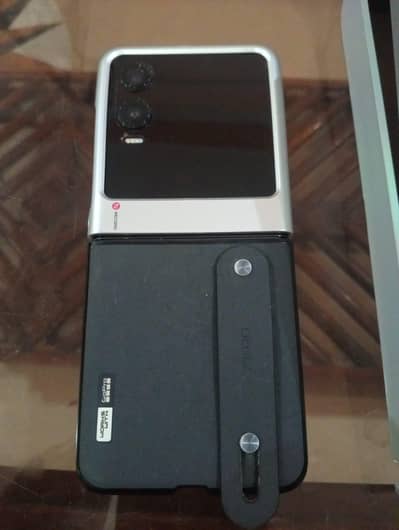Infinix Zero Flip-10/10 condition, 3 months warranty remaining