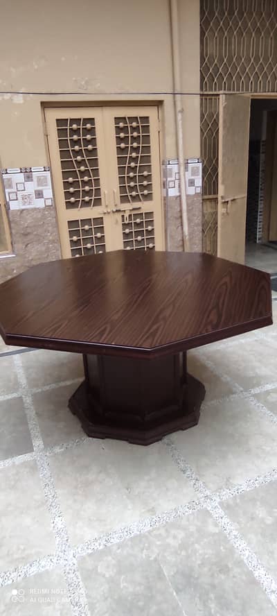 *Dinning table & chairs*