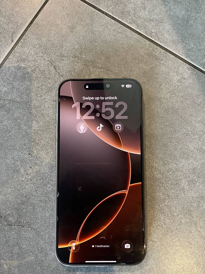 iPhone 16 pro max 3