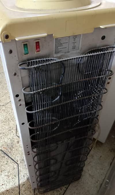 water dispenser with fridge
