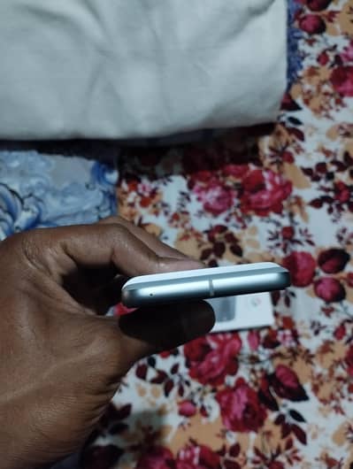 Google pixel 8 official with box 10/10 All ok