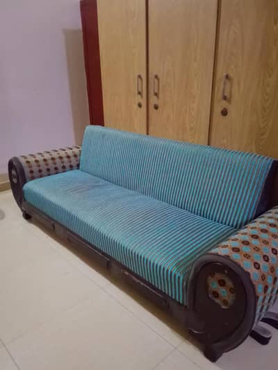 sale sofa cambad. 6/4 size  8 month old only good condition