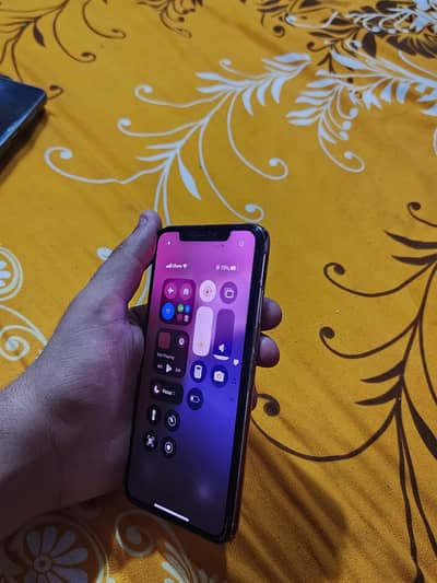 iPhone Xs Max Golden. FU exchange poosible