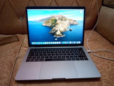 MacBook Pro 2017 i7 | 16GB RAM | 256GB SSD | Touch Bar