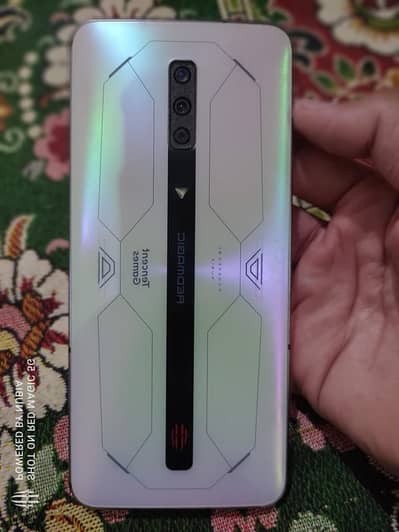 Redmagic 6 PRO 5G excellent condition  15 day use just