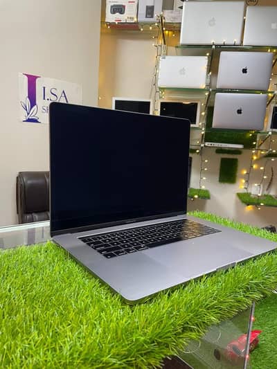 apple MacBook pro 2017 / 1 TB ssd core i7