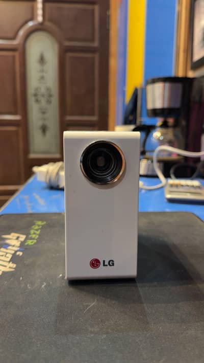 LG PG60G Wall projecter