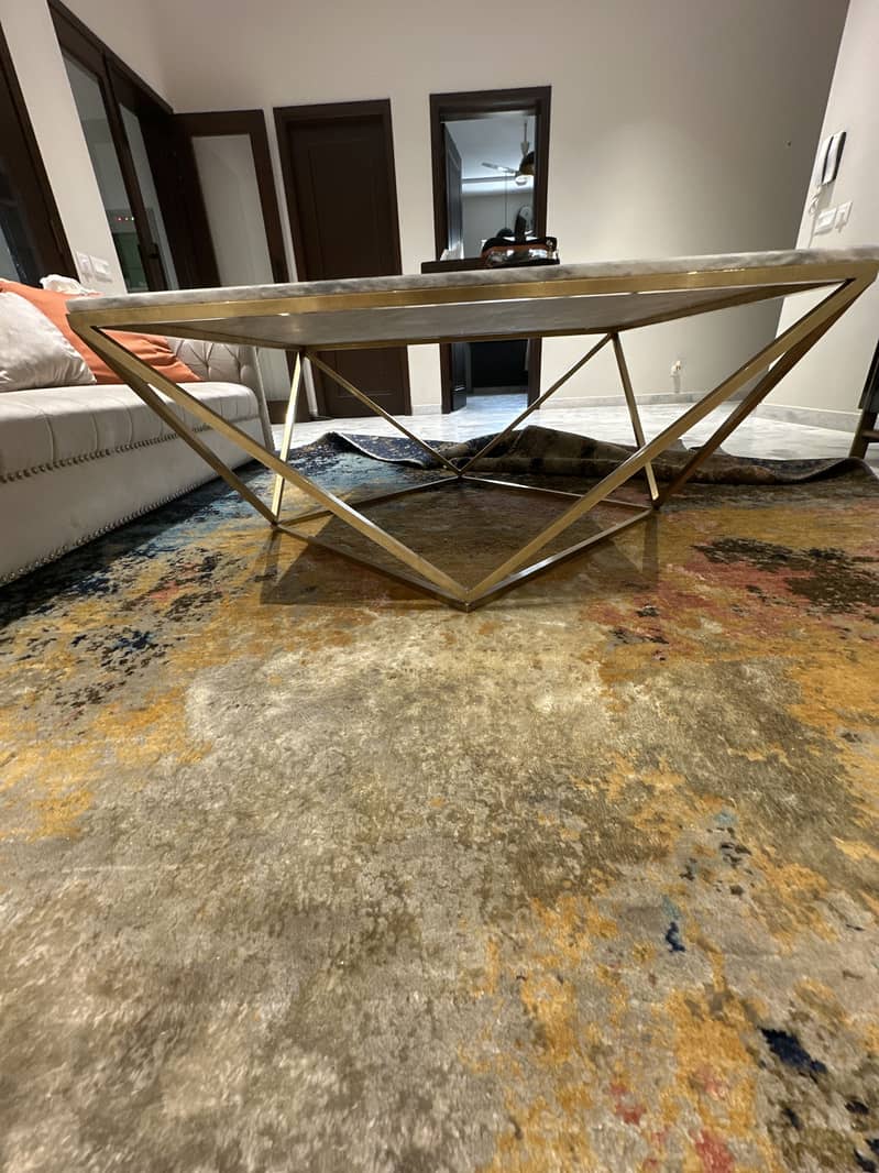 Lounge centre table 0