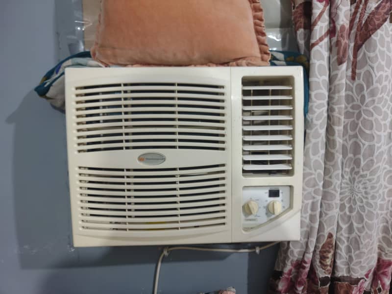 Midea  Window AC 0.75 Ton 8000Btu 0