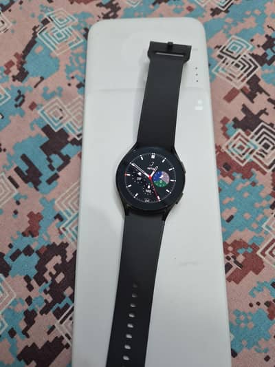 Samsung Watch 4 40mm LTE version.