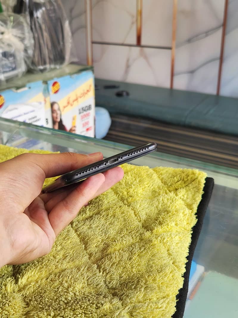 iphone 7plus PTA 5