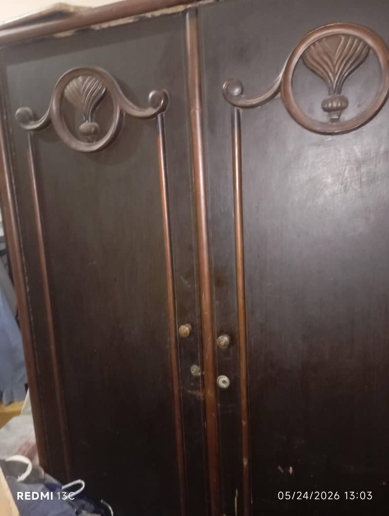 2 door wardrobe 1