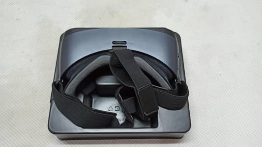 Samsung Gear VR Headset R324 with Controller