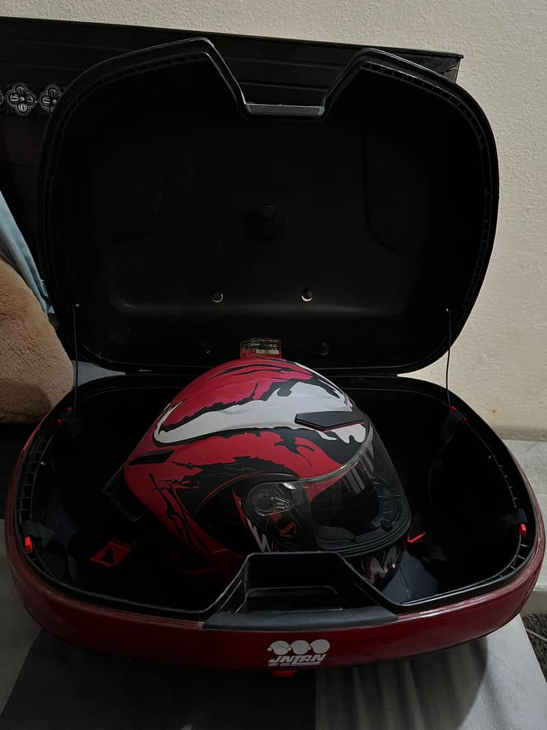 Tail box 1
