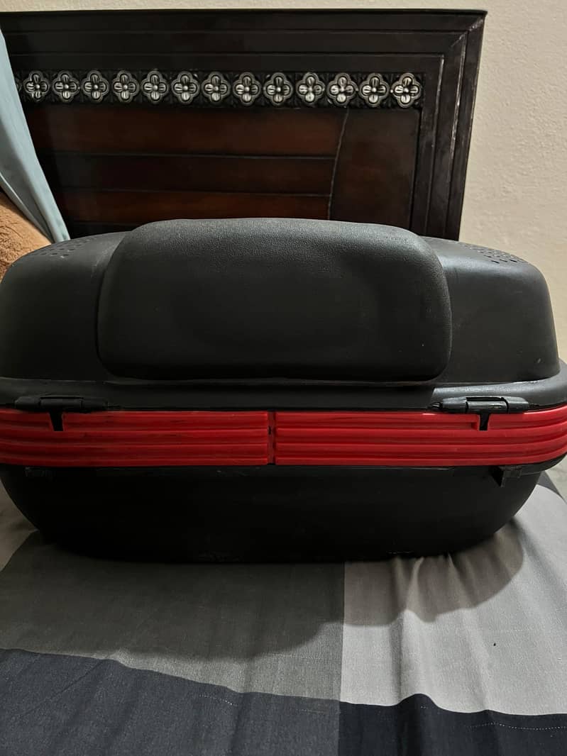 Tail box 4