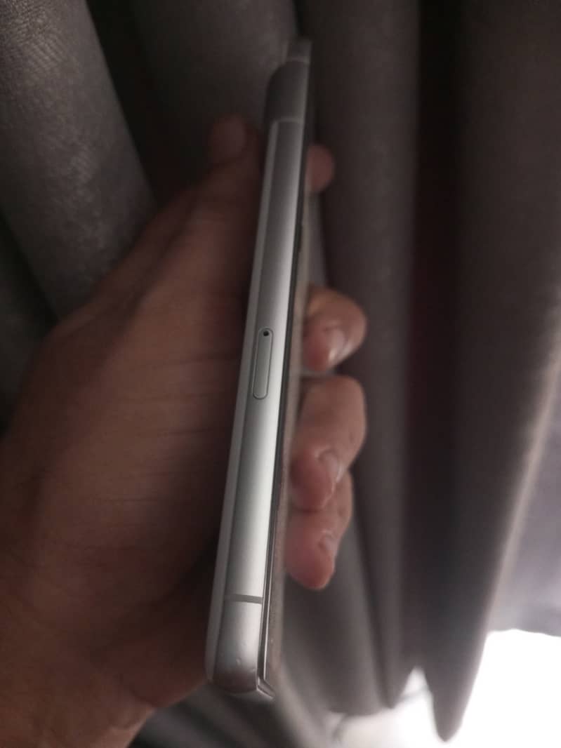 Google Pixel 7 4