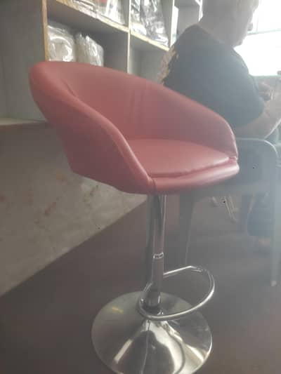 up down new chair ABI 1 month phle li he itni istmal nhi hui
