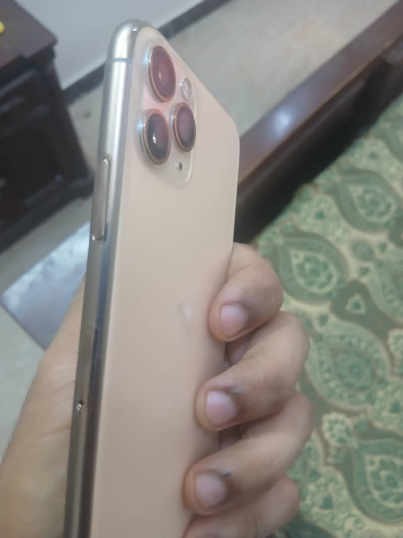 Apple iPhone 11 Pro 2