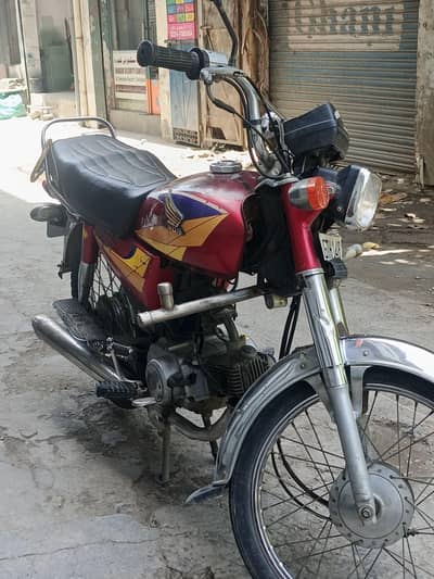 urgent sale 2004 model mobile number 03344651993