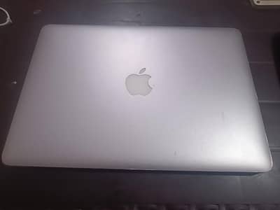 Macbook Air 13 Inches in Brilliant Condition