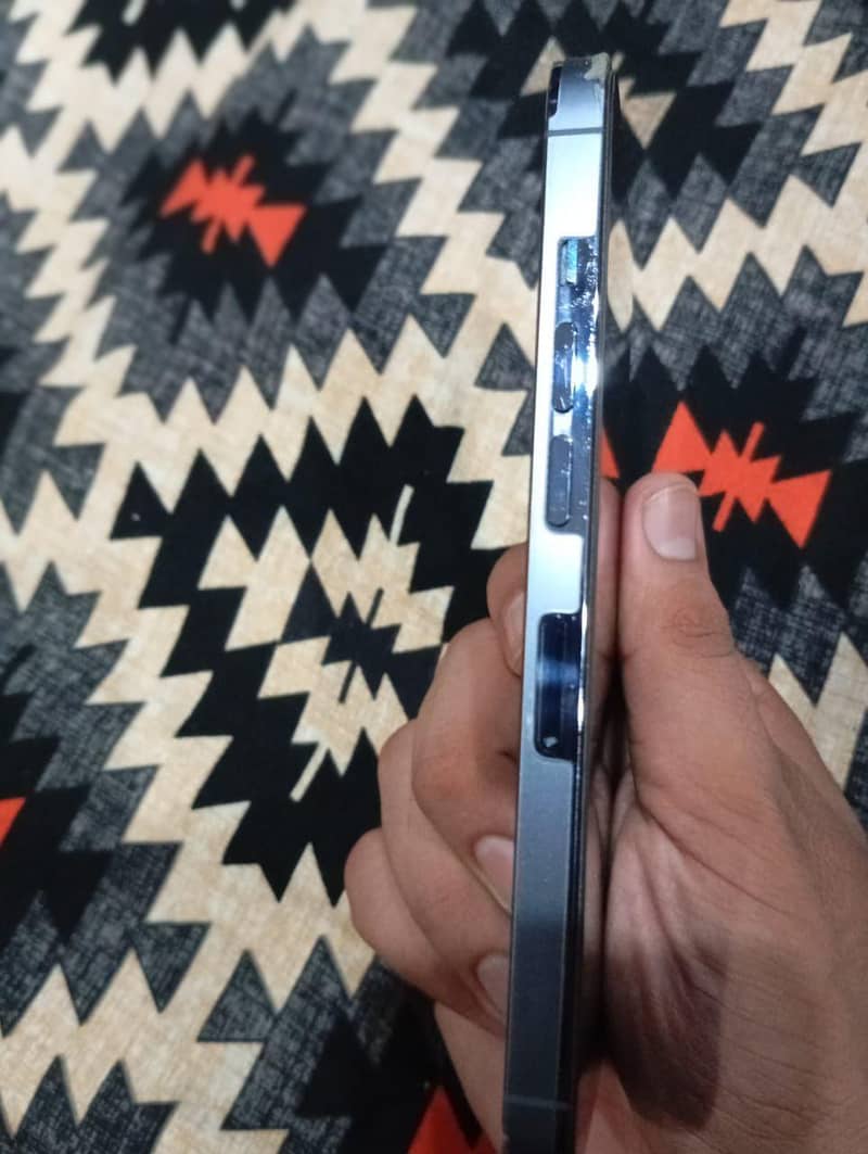 iPhone 13pro 4